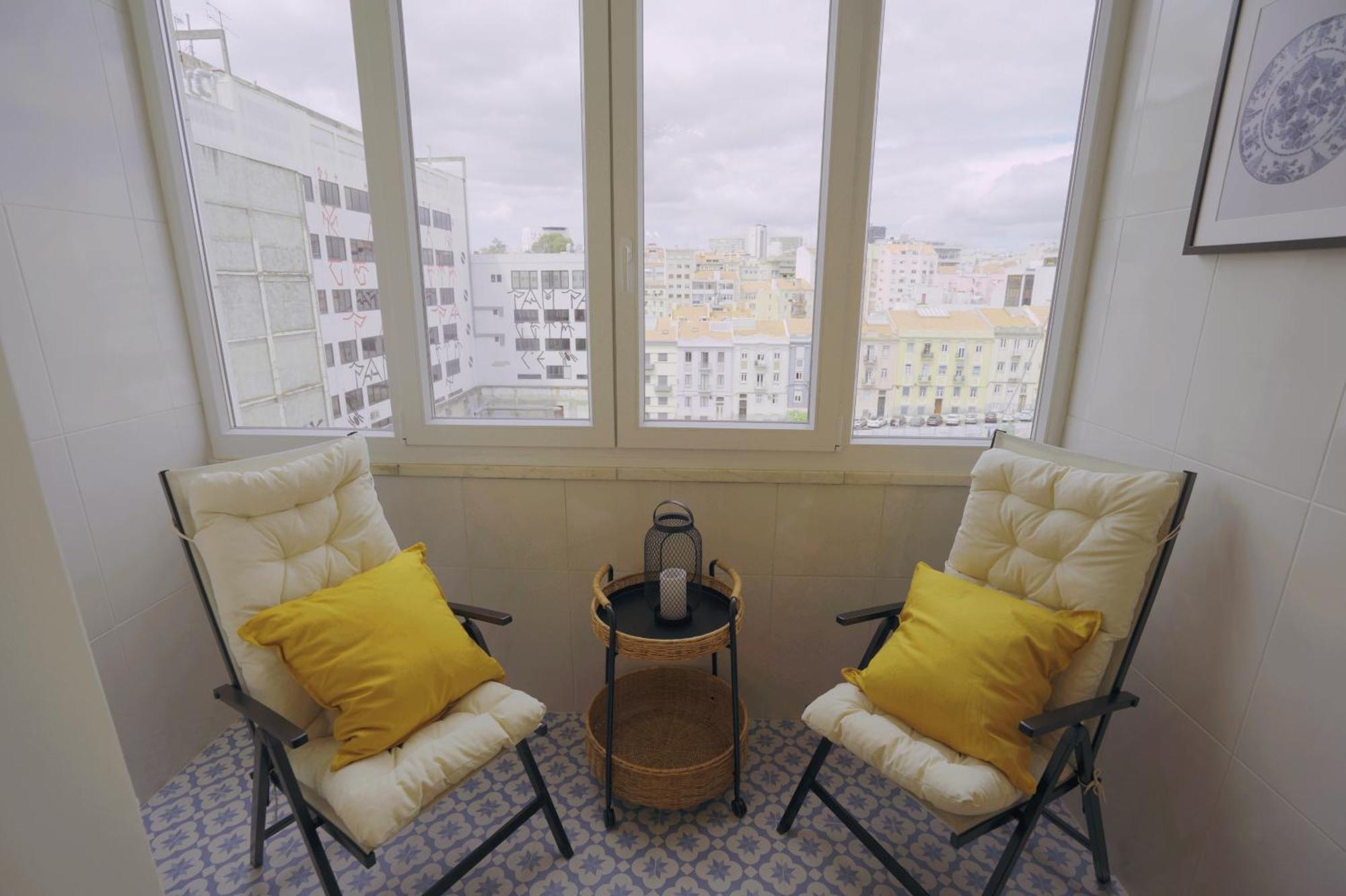 Apartment Charming 94d, Next To Metro Lisbon
