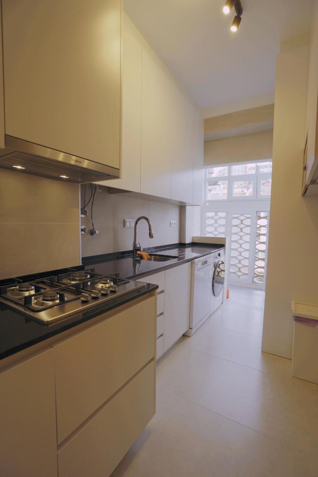 Charming 94d, Next To Metro Apartment *