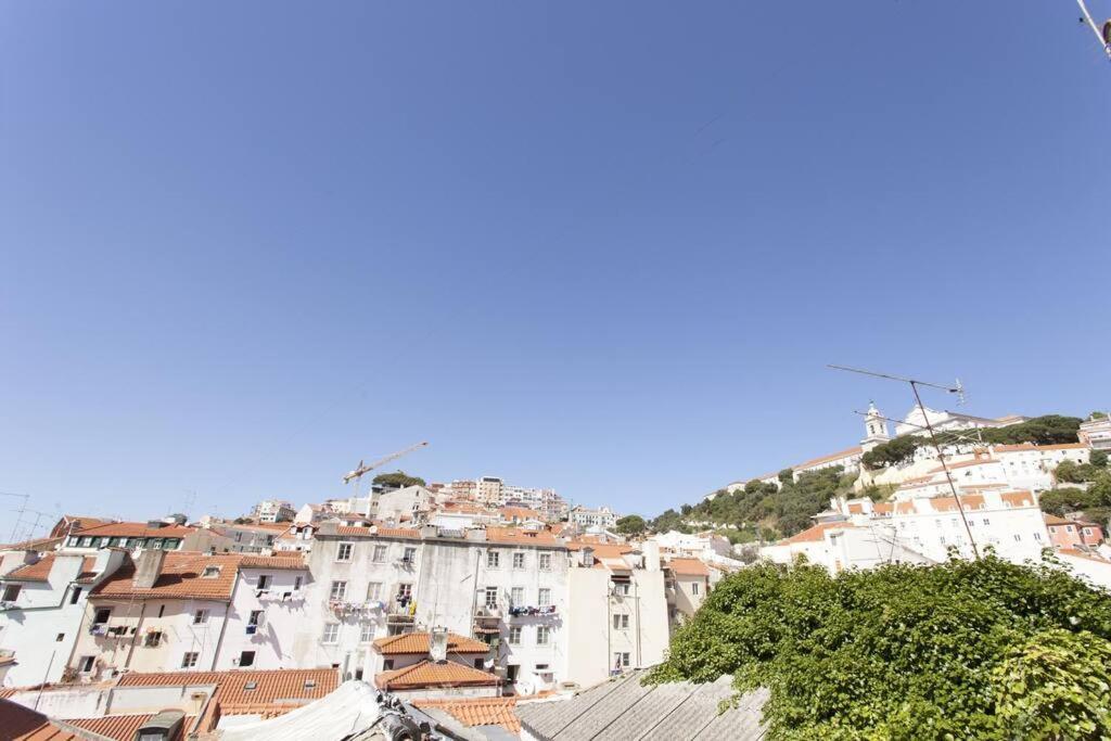 Apartment Mouraria 2 - View From French Balcony & Smart Check-in Lisbon