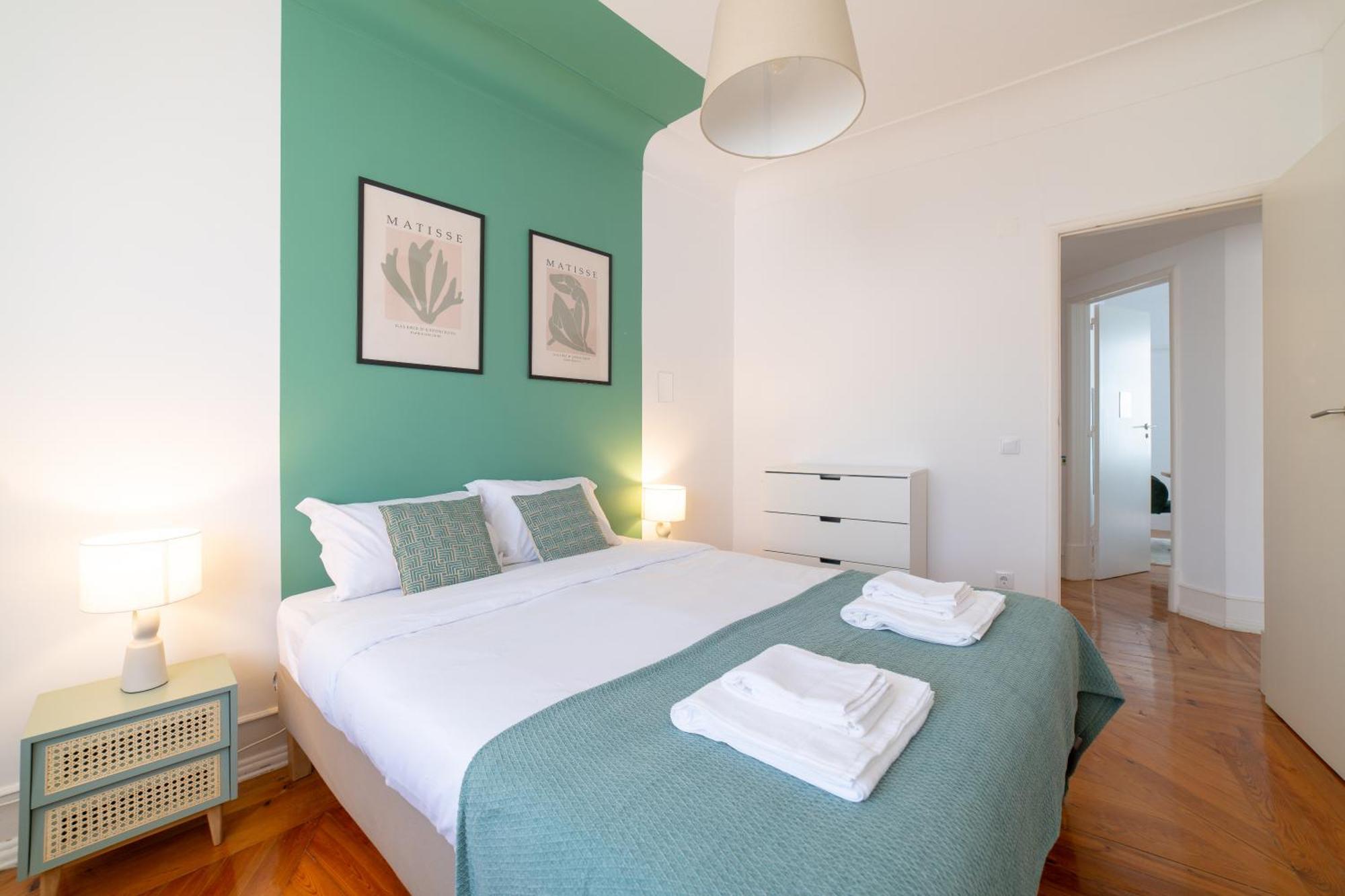 Apartment Desterro 4 - Historical Four-bedroom Lisbon
