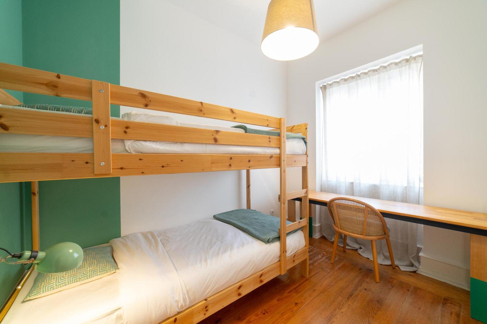 Apartment Desterro 4 - Historical Four-bedroom Lisbon