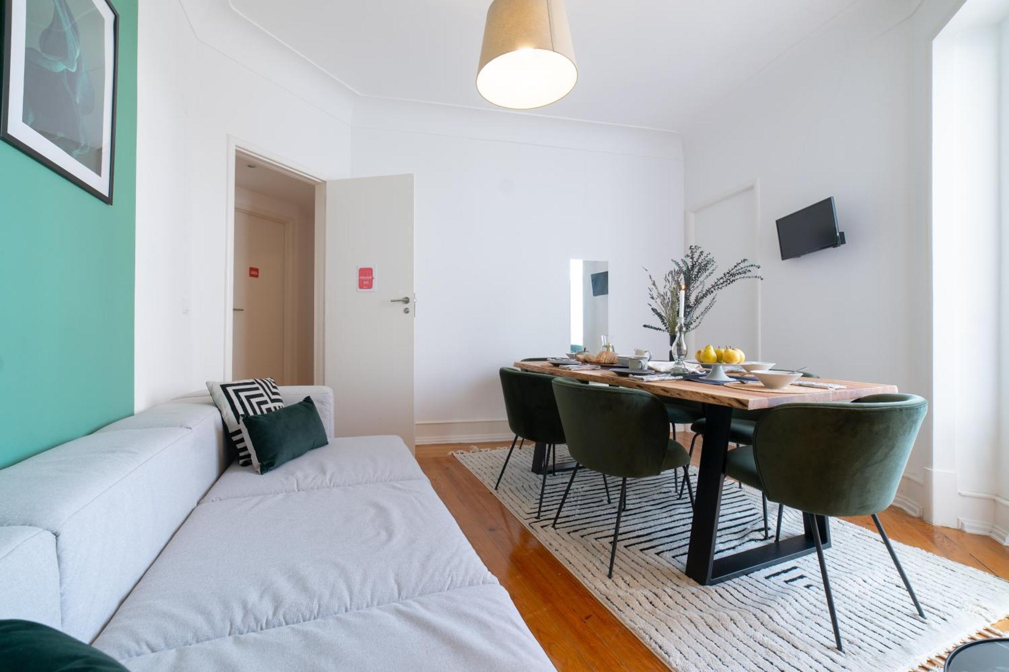 Apartment Desterro 4 - Historical Four-bedroom Lisbon