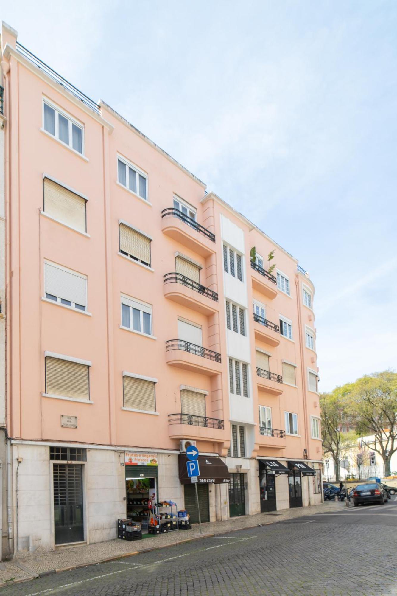 Desterro 4 - Historical Four-bedroom Lisbon
