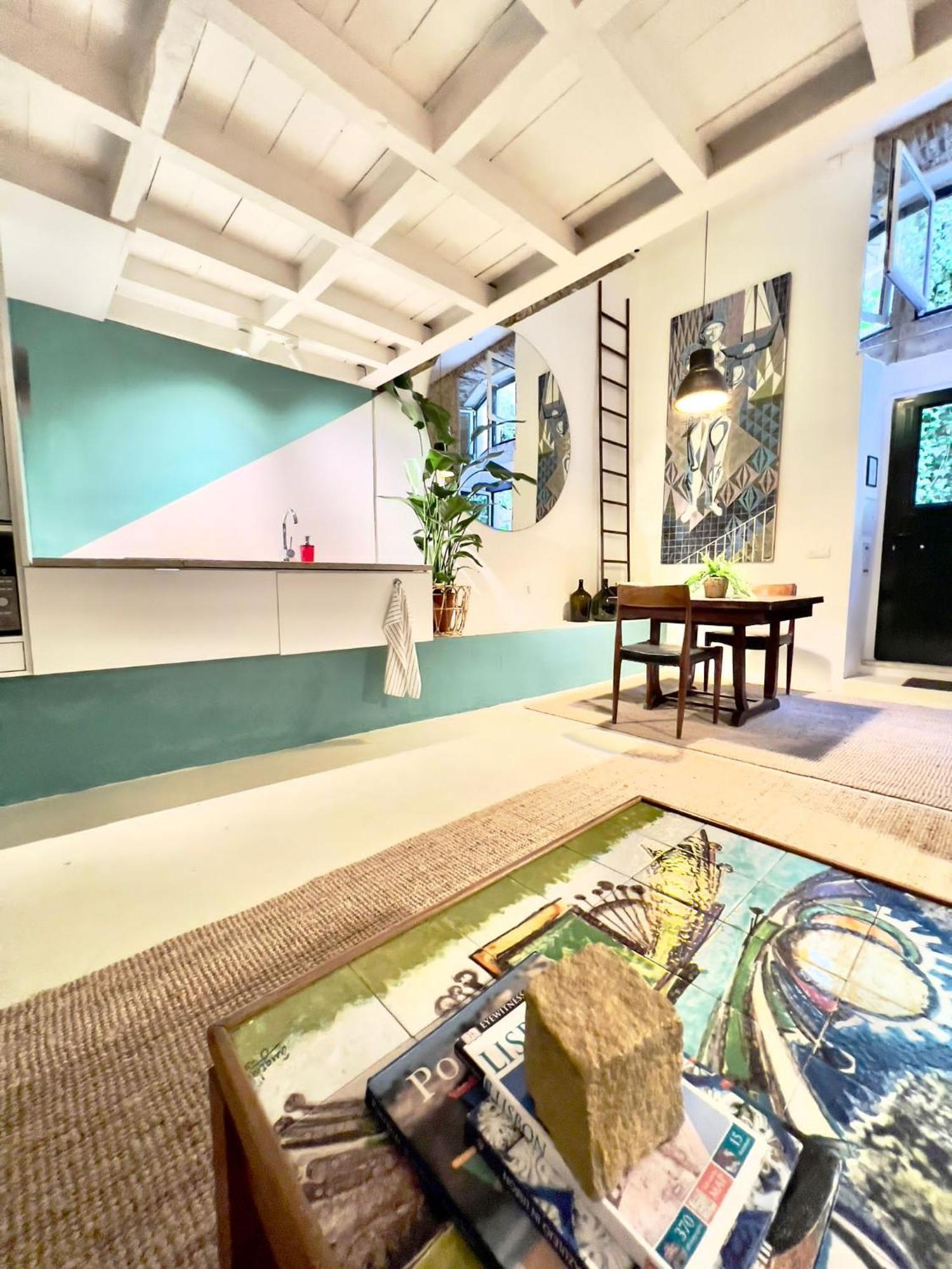 Unique Apartment *