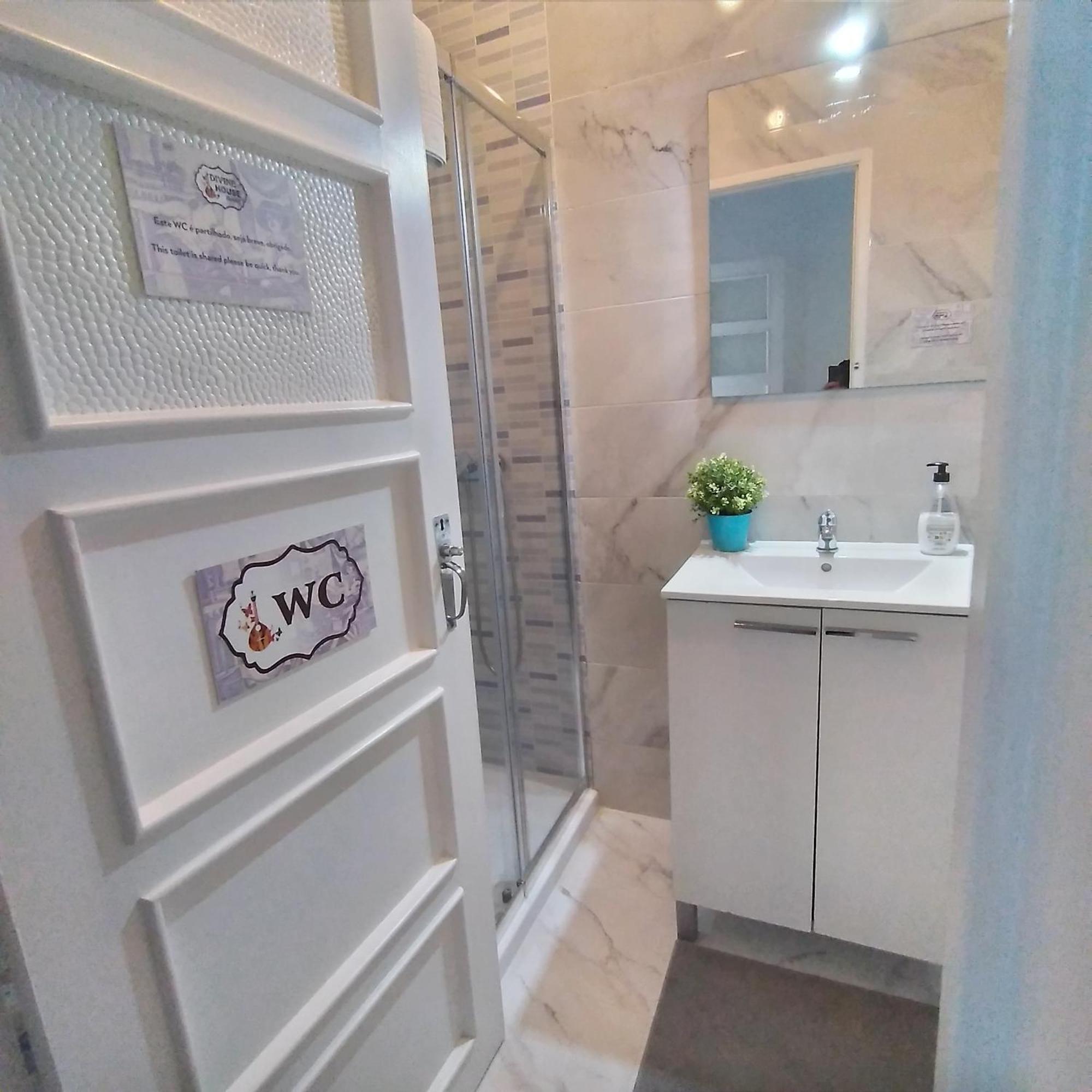 Divine House Of Graca Guest house Lisbon