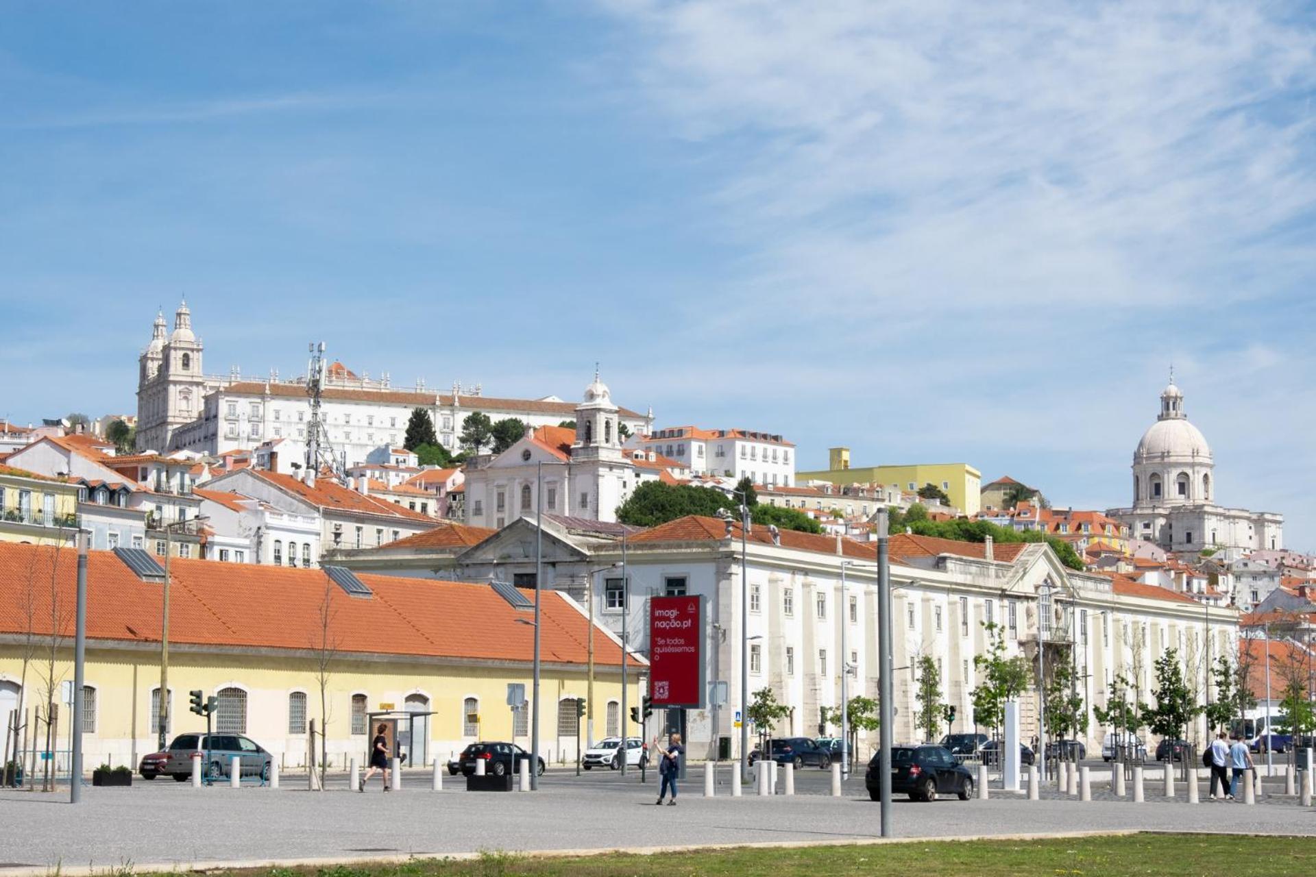 Ttl126 - Em Alfama Lisboa