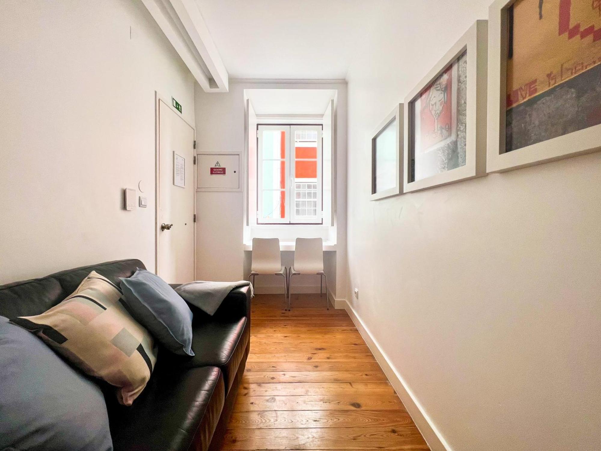 Modern Close To Timeout Market Apartment Lisbon
