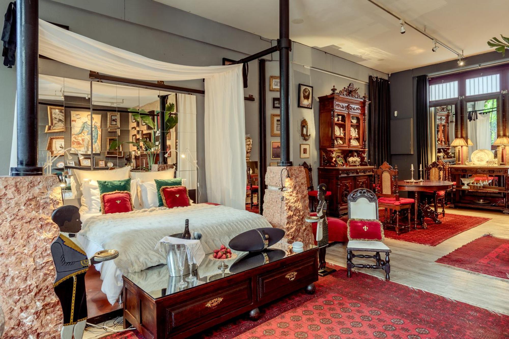 Unique Apartment