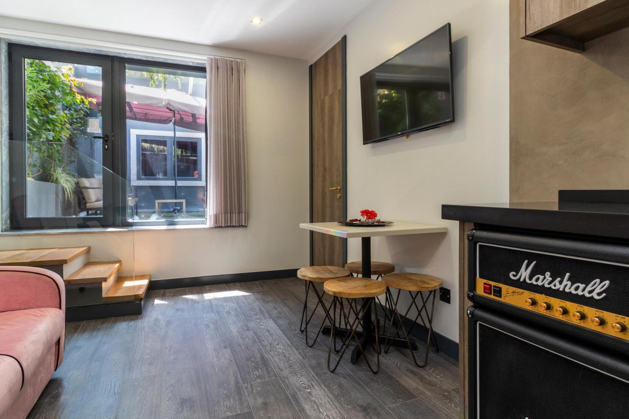 Apartment Charm Flats