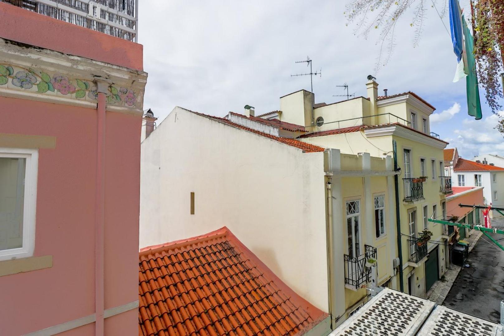 Apartment 1br Cosy Heart Of Santos W Ac | By Airnest Lisbon