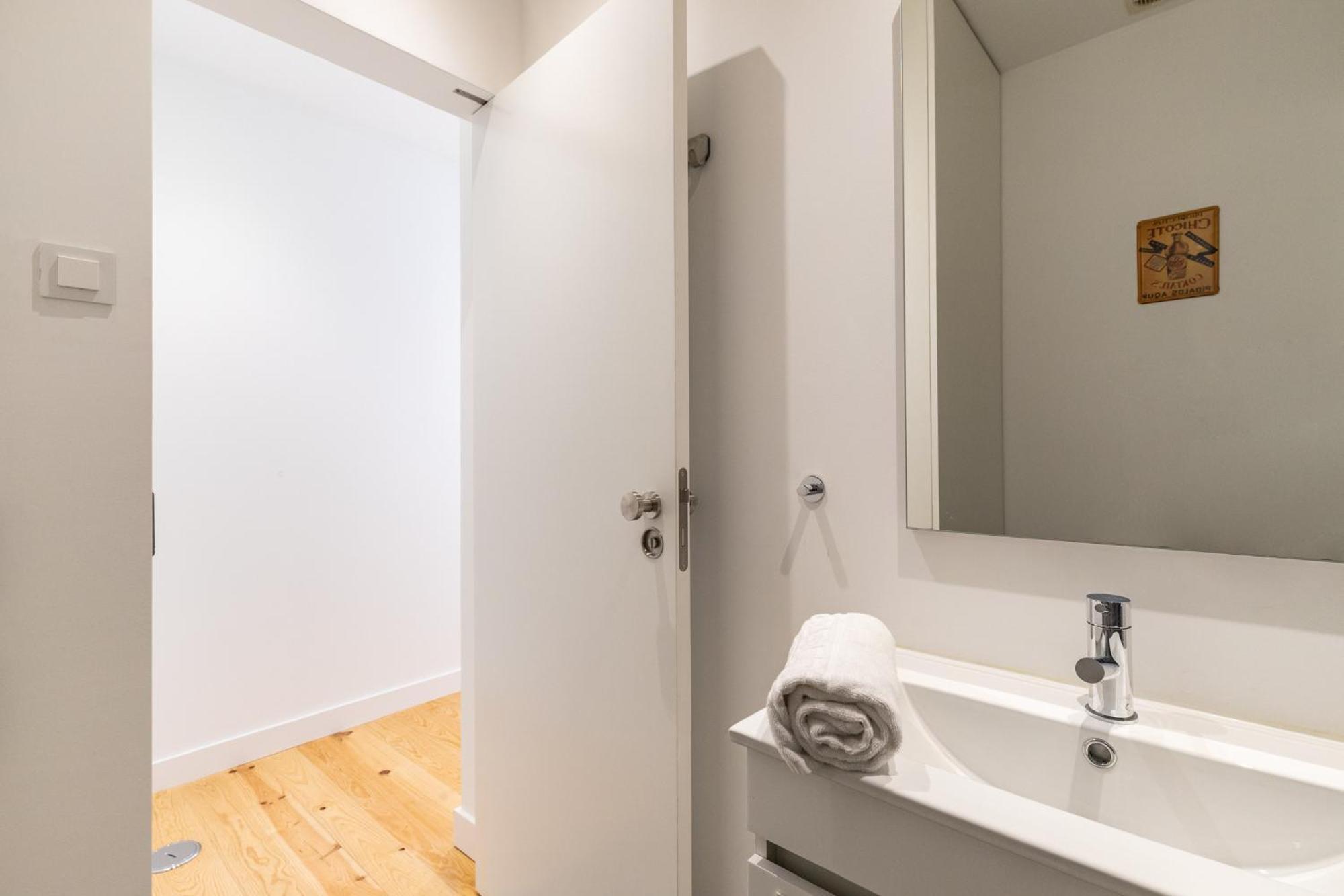 Apartment Design And Bright Near Pasteis De Belem Lisbon