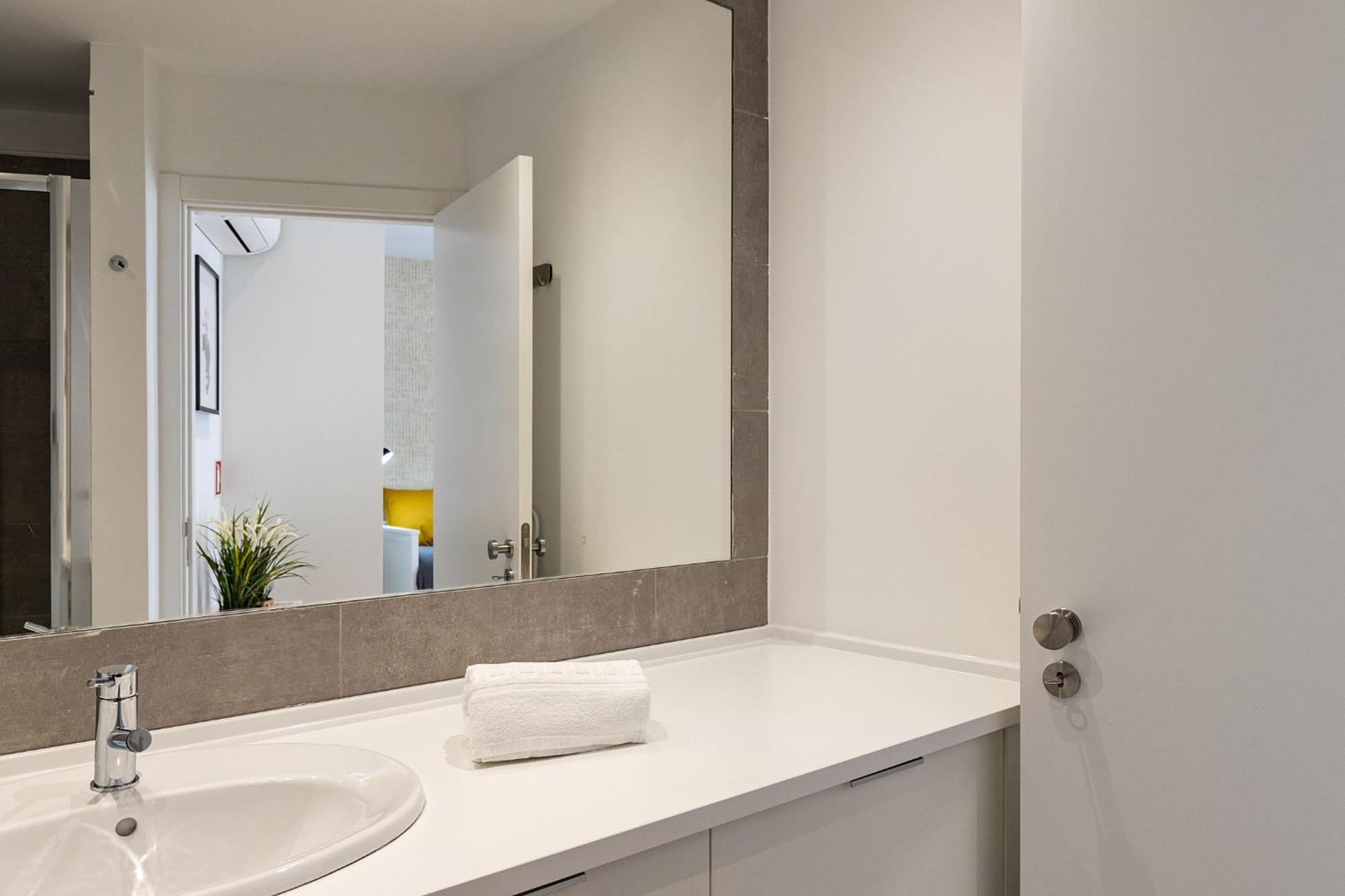 Apartment Design And Bright Near Pasteis De Belem