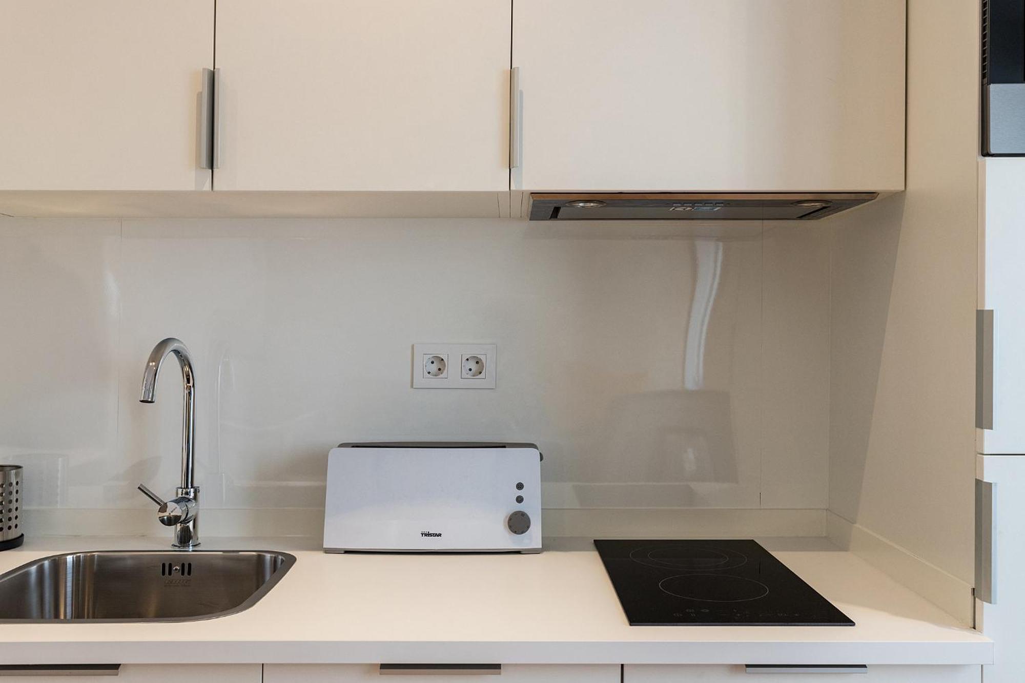 Design And Bright Near Pasteis De Belem Apartment *