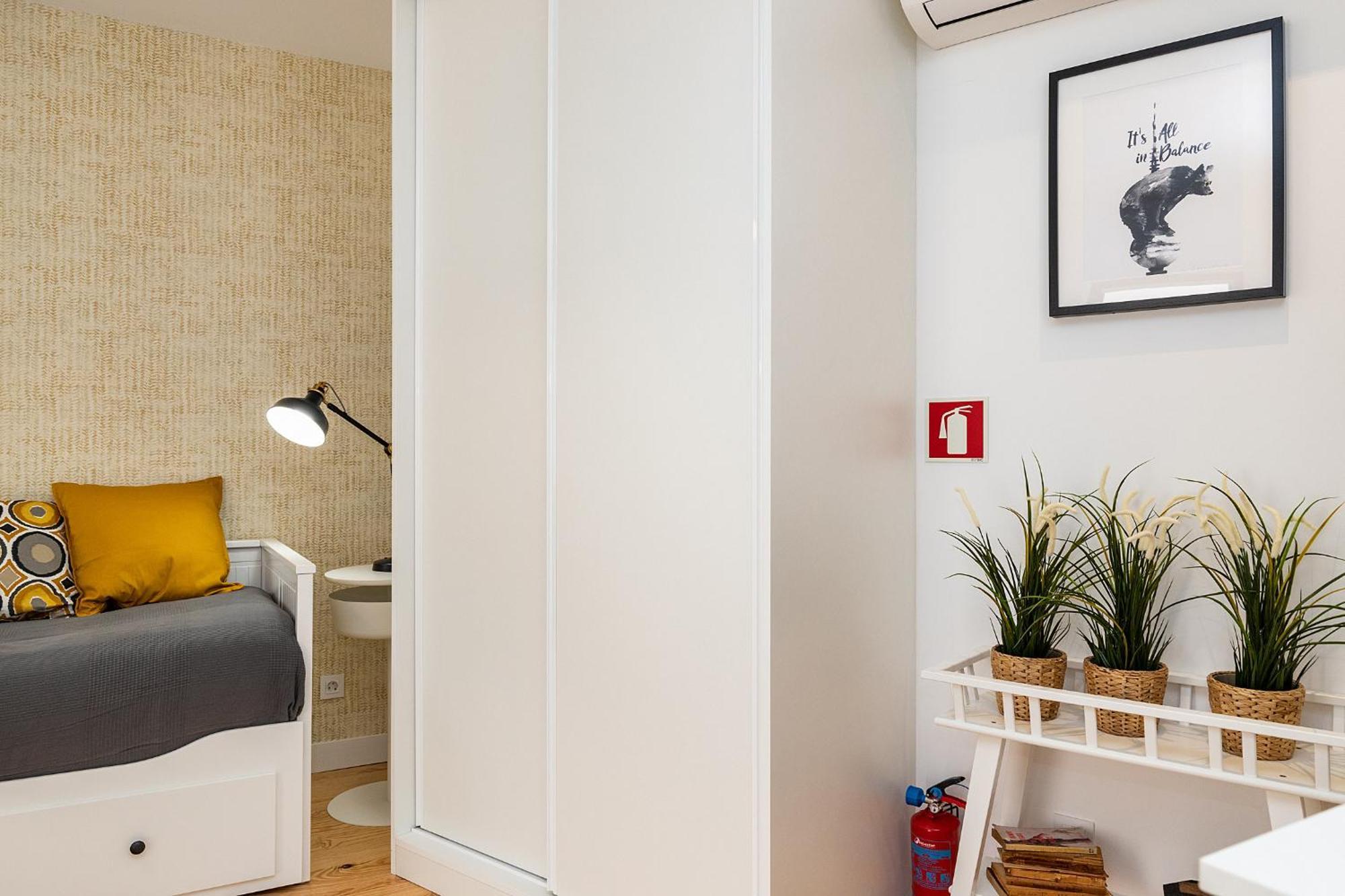 Apartment Design And Bright Near Pasteis De Belem