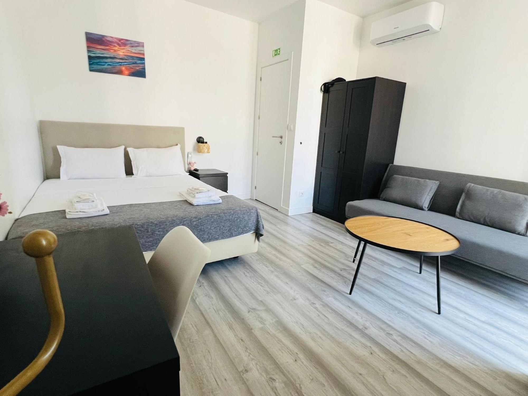 Sao Lazaro Bhuiyan Family Host Guest house *