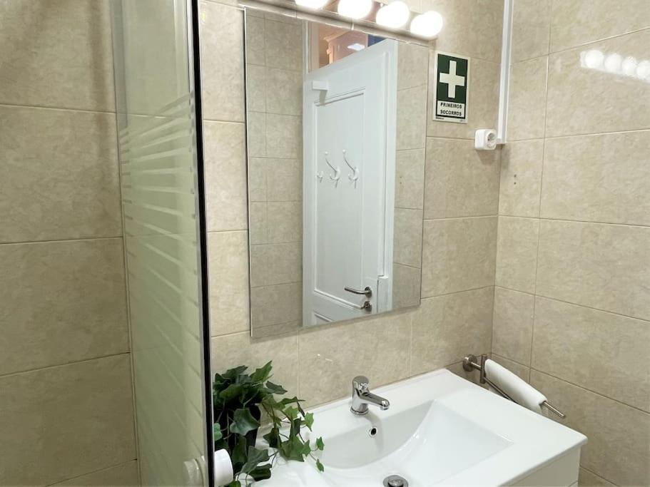 Mc Warm Romantic 3br2ba @ Trendy Principe Real Apartment *