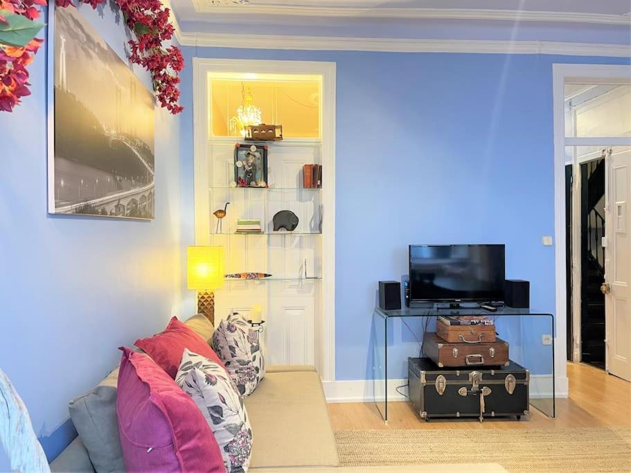Apartment Mc Warm Romantic 3br2ba @ Trendy Principe Real Lisbon