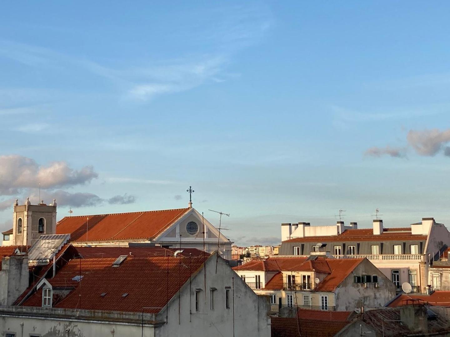 Guestready - Rare Terrace Apt, Historic Center Lisbon