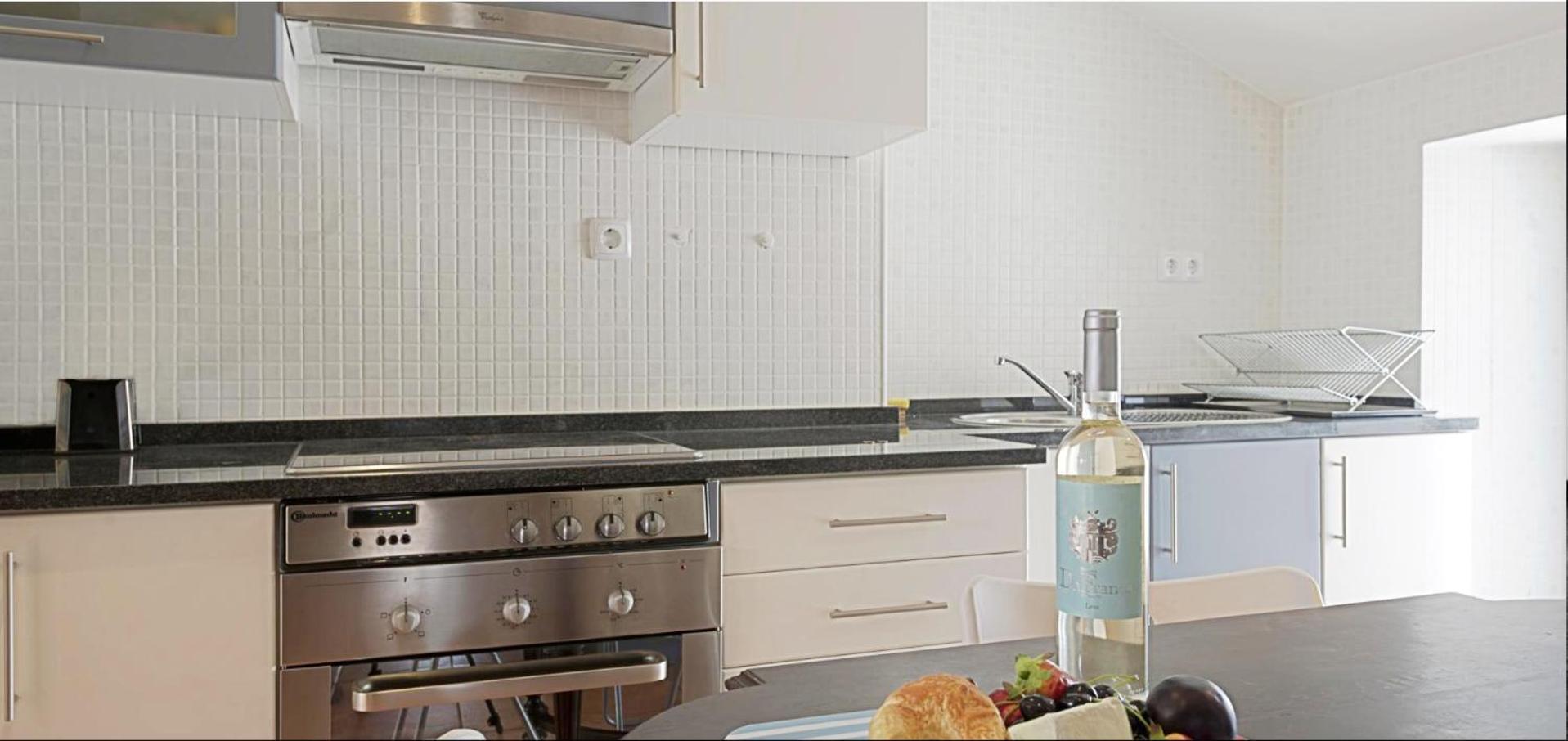 Guestready - Rare Terrace Apt, Historic Center Lisbon