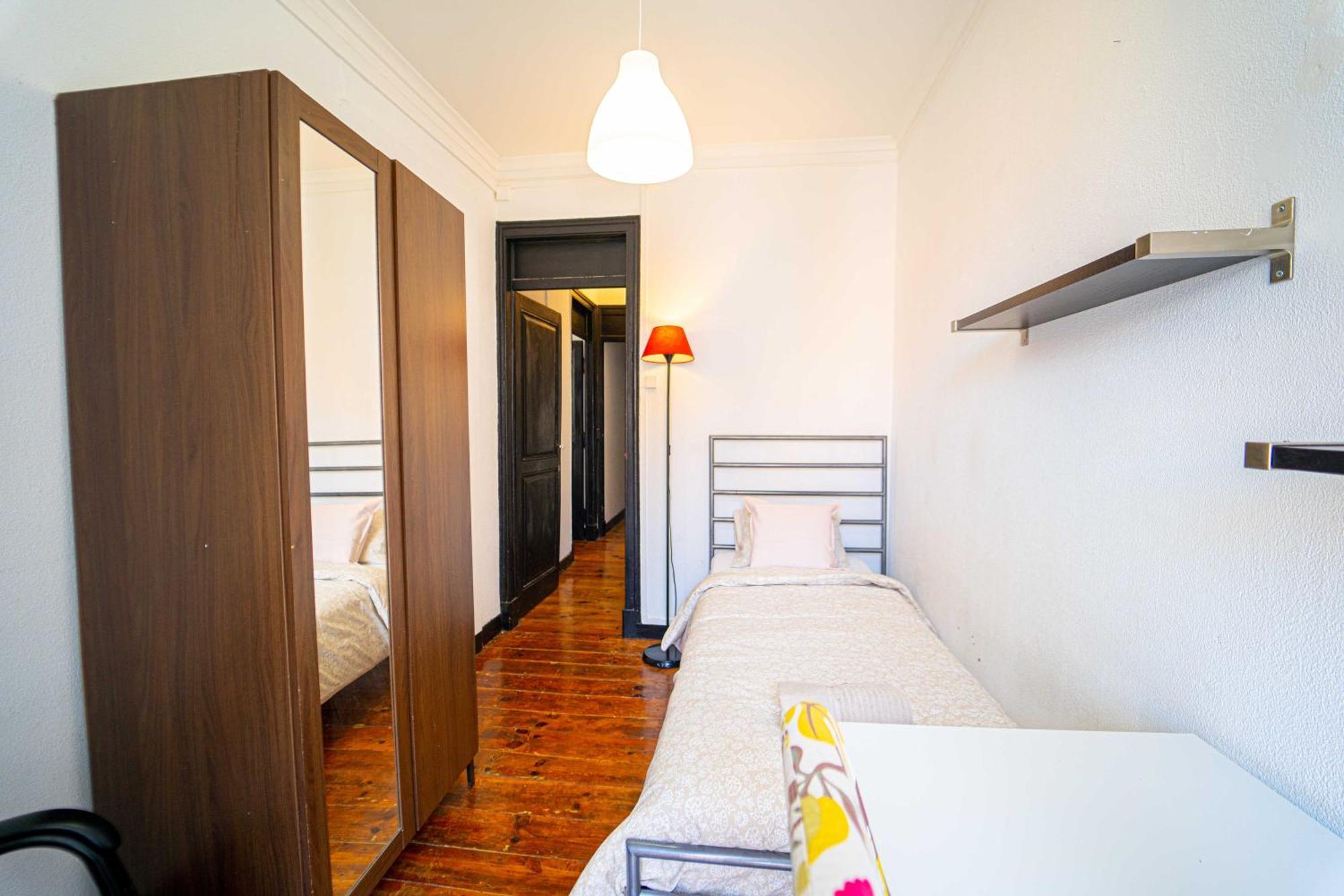 Very Well Located Homestay Lisbon
