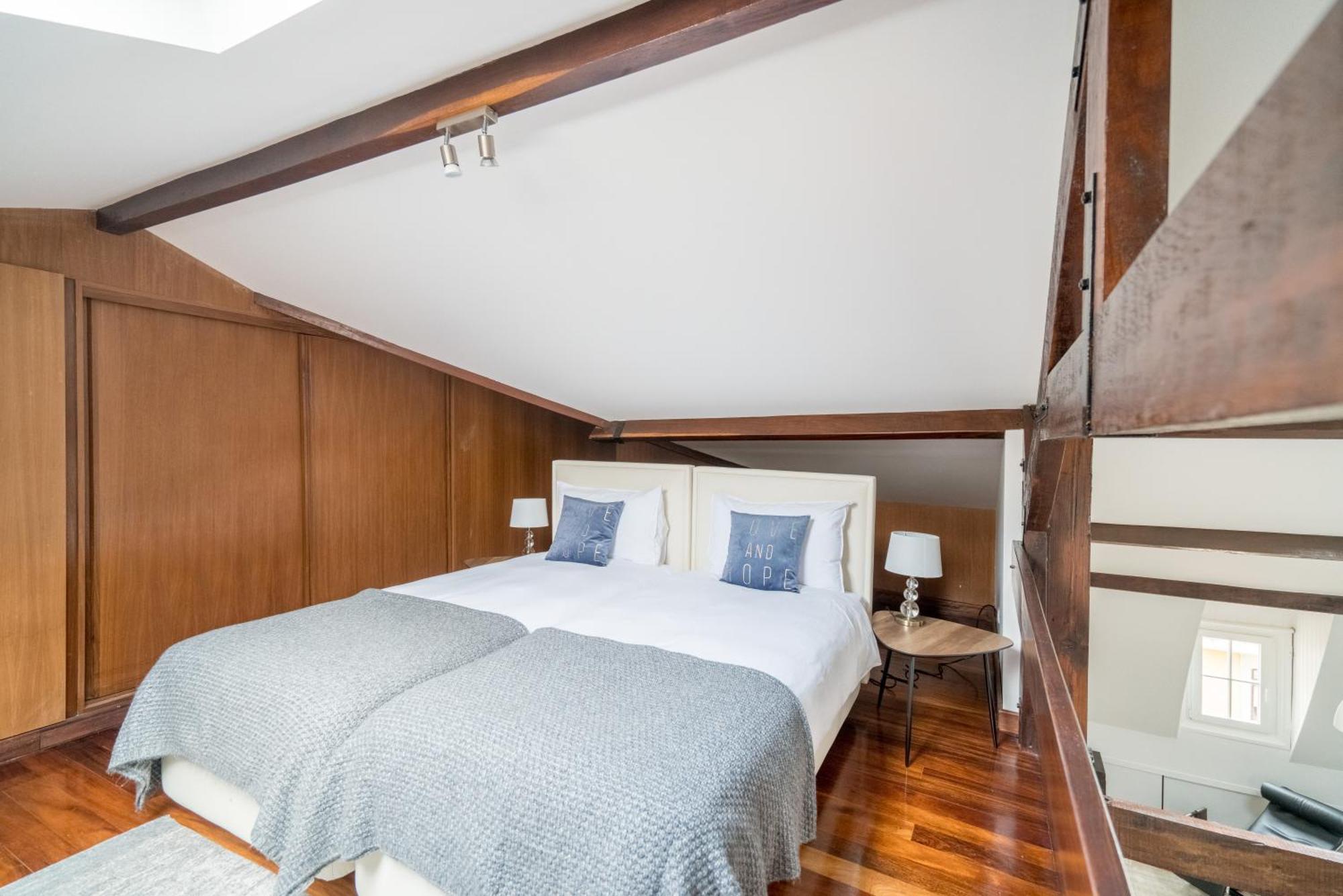 Pedrasnegras30 Lofts & Lisbon