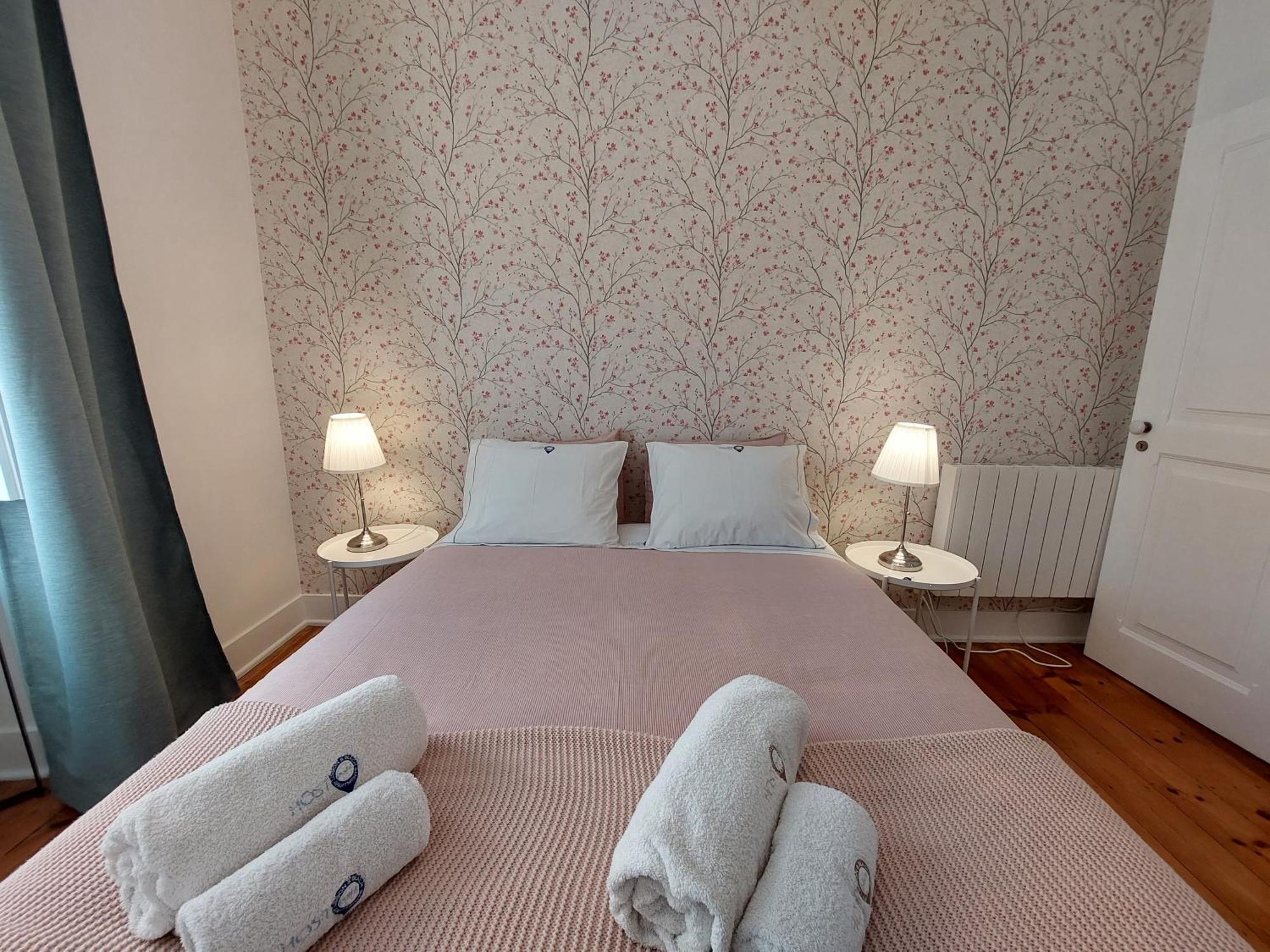 Estrela Charming 2 By Host-point