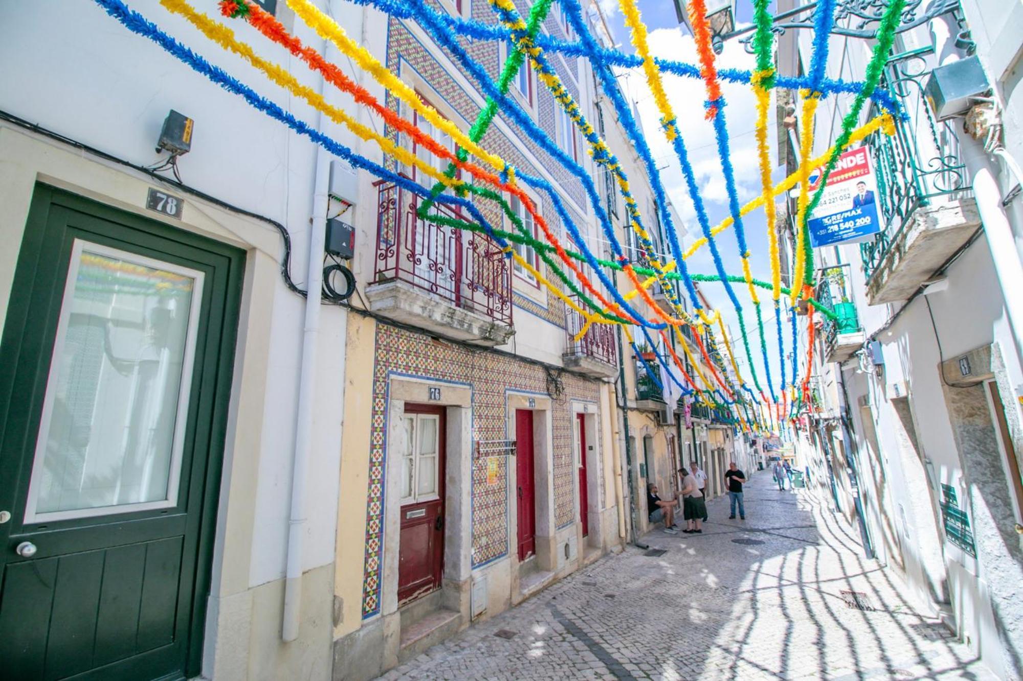 157 A - Charming Santos Wpatio * Lisbon