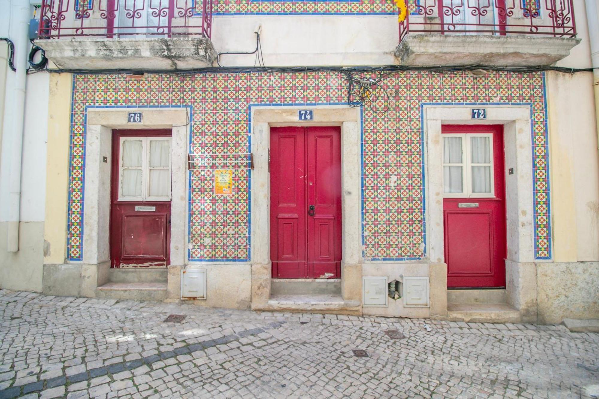 157 A - Charming Santos Wpatio Apartment Lisbon