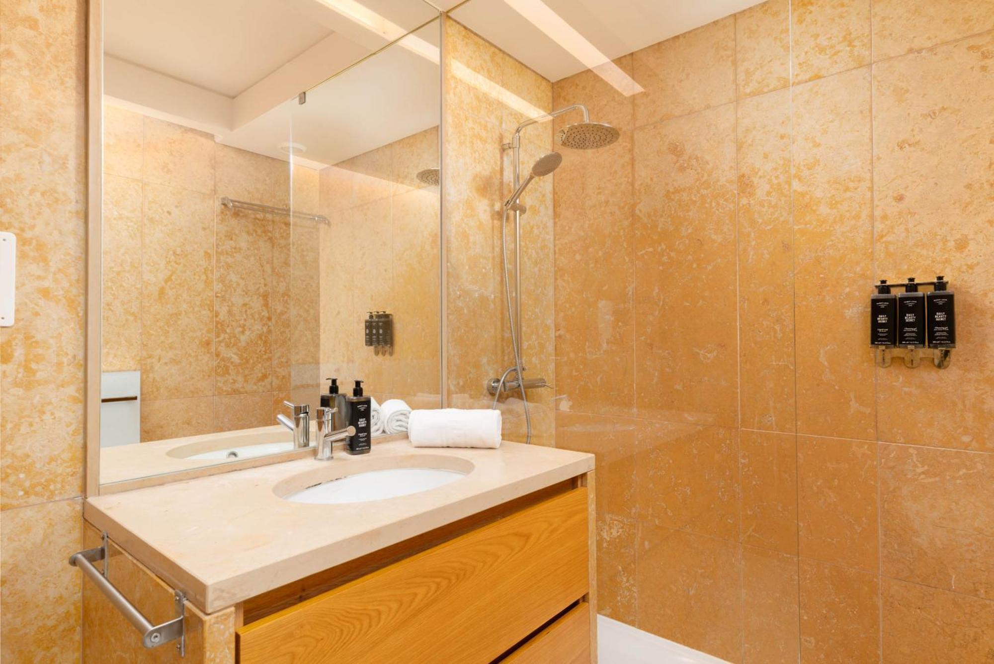 Limehome Rua Eca De Queiroz Lisbon