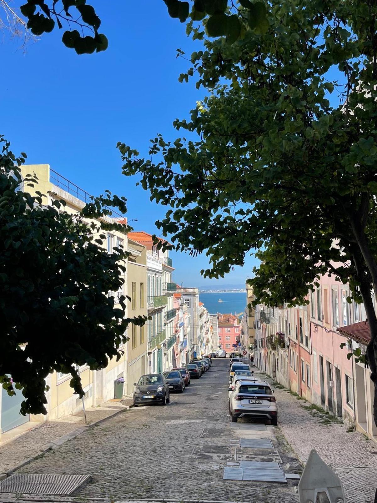 Olympo Shared Flat With Amazing River View * Lisboa