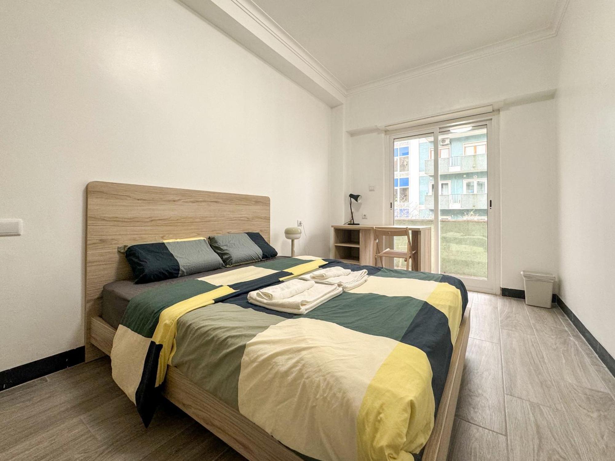 Double Bed In Arroios Homestay Lisbon