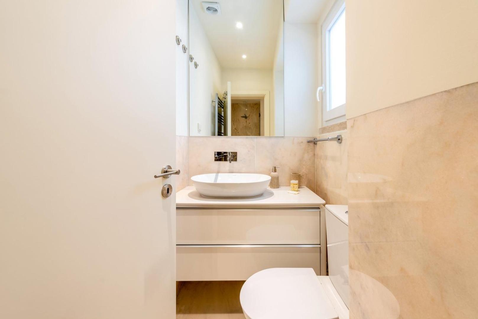 Guestready - Elegant Getaway In Estrela Apartment Lisbon