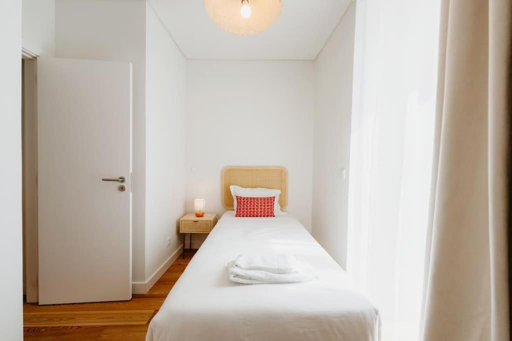 Orange House - Beautiful Two-bedroom 1d Apartment