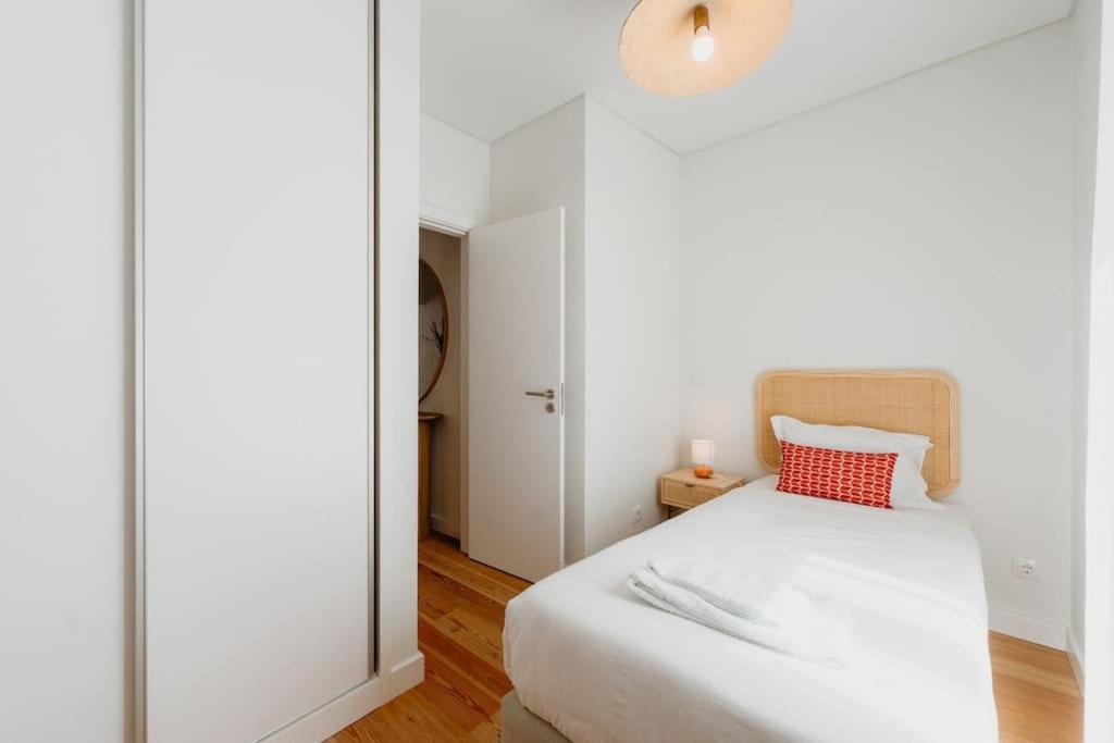 Orange House - Beautiful Two-bedroom 1d Apartment