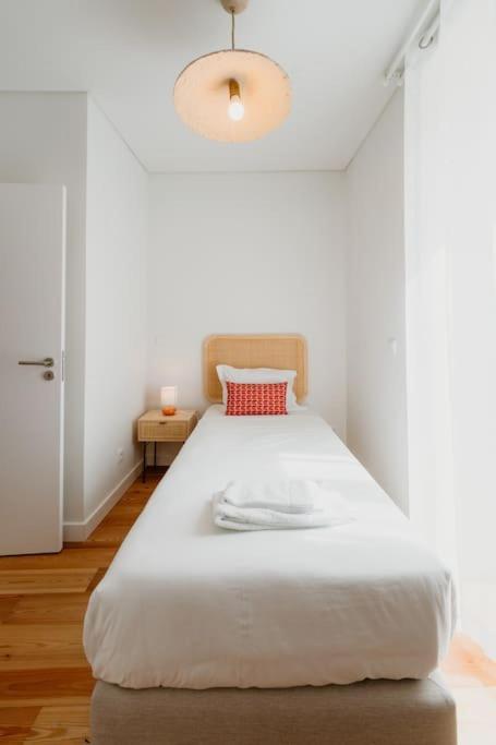 Orange House - Beautiful Two-bedroom 1d Apartment *