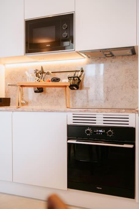 Orange House - Beautiful Two-bedroom 1d * Lisbon