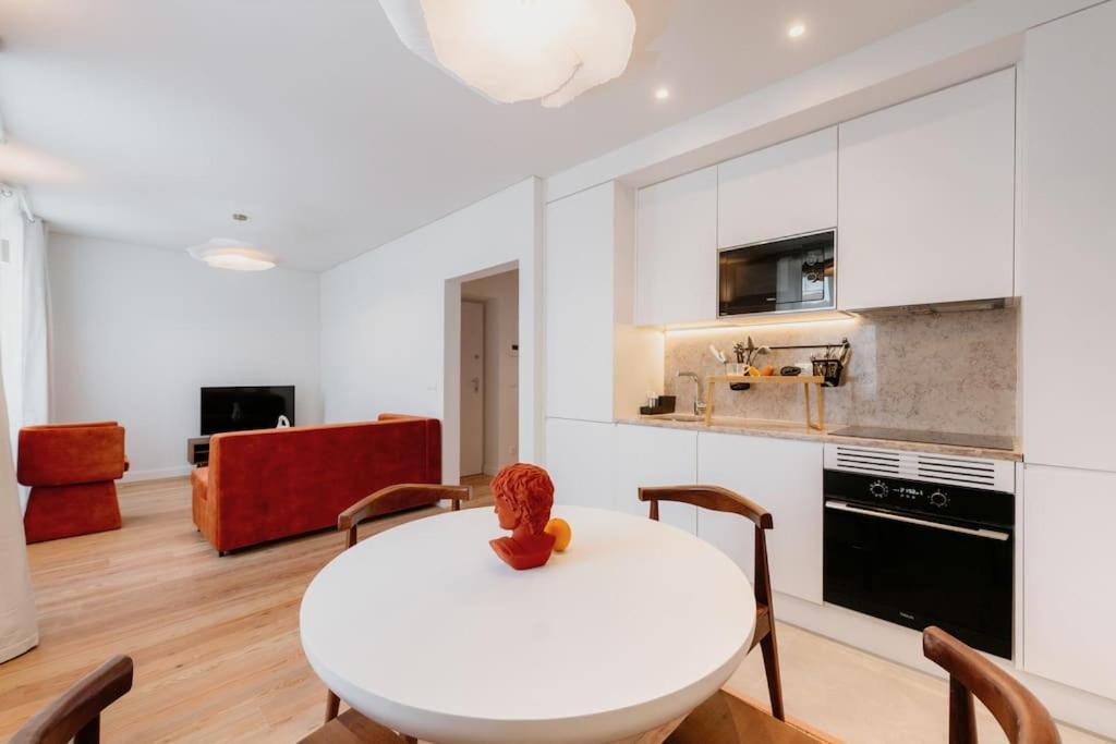 Orange House - Beautiful Two-bedroom 1d