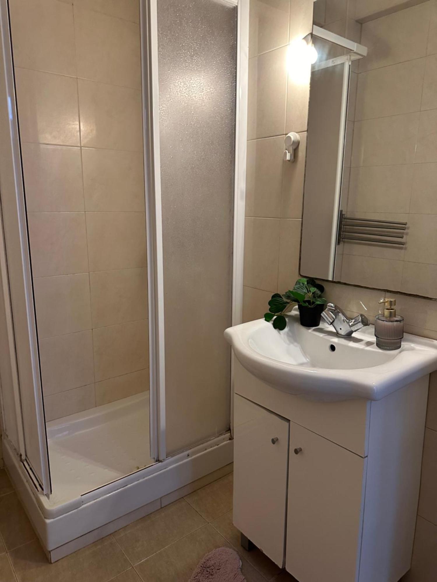 Bright Spacious 1 Bedroom Apartment Lisbon
