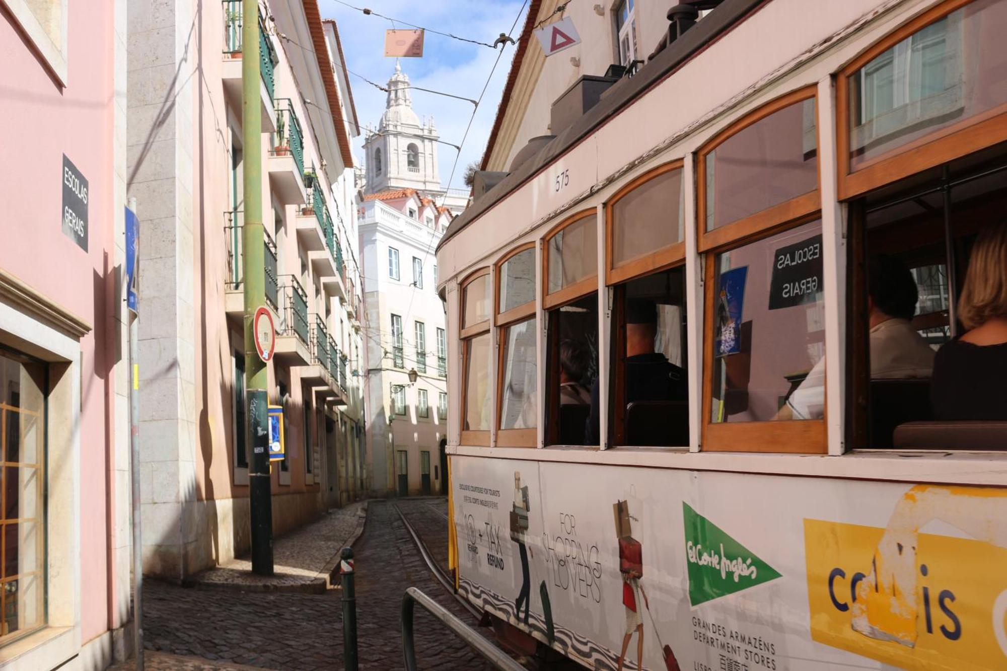 Crooked House Alfama *