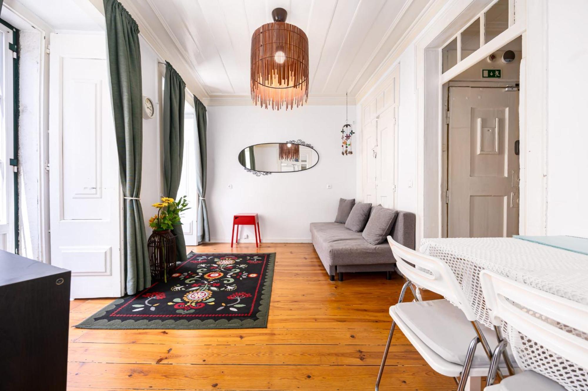 Crooked House Alfama Apartment *