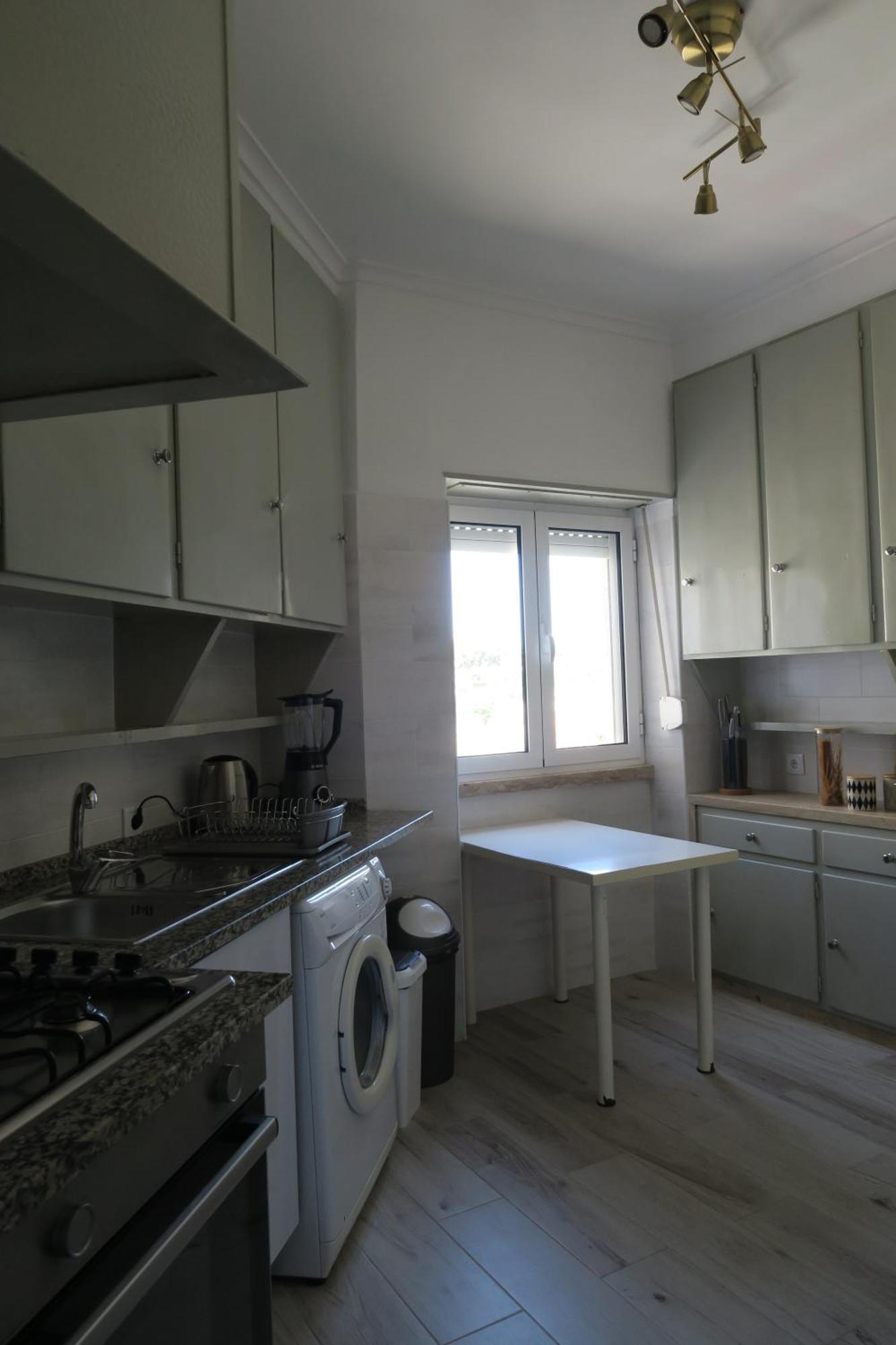 Modern Suites - Floor Homestay Lisbon