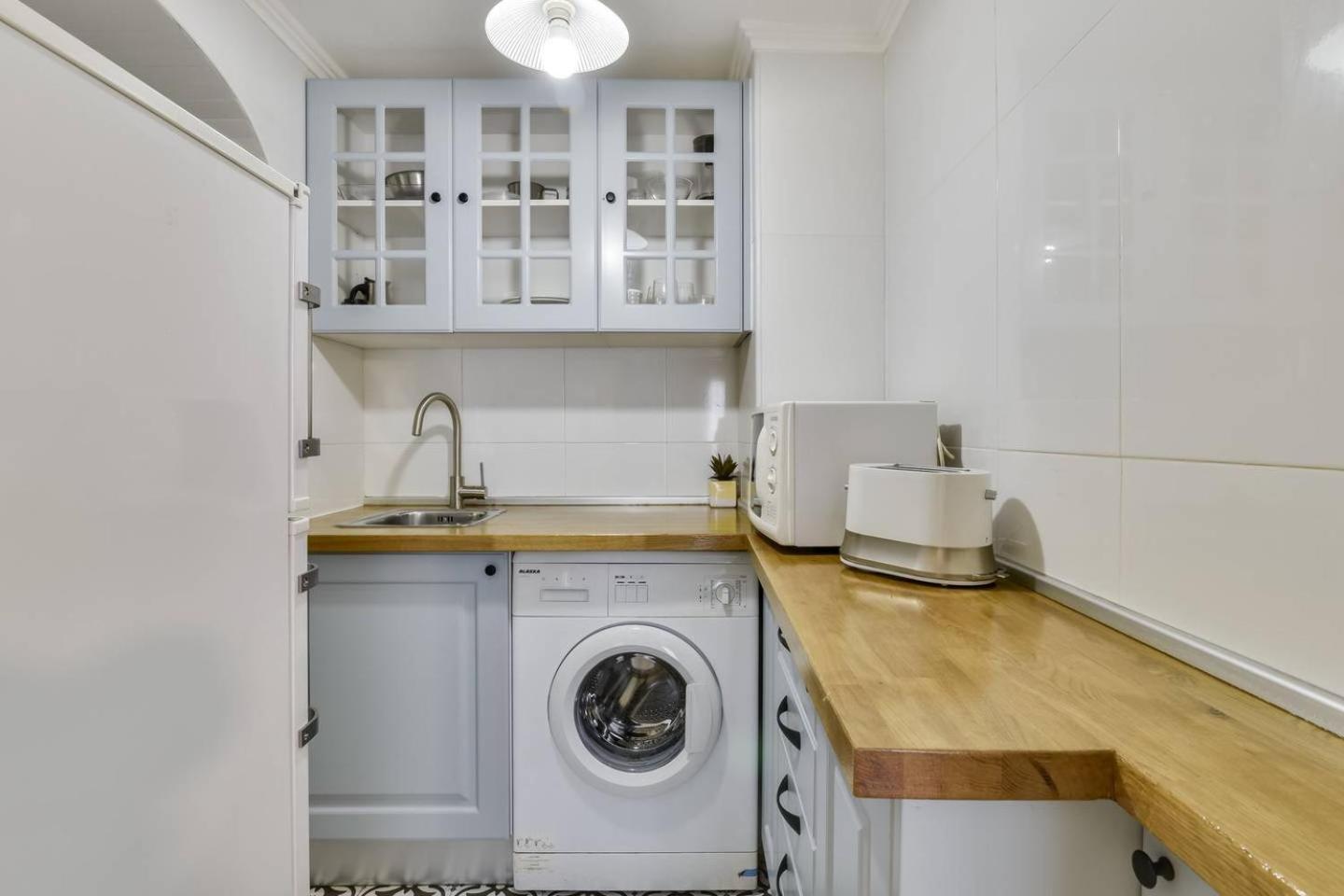 Portuguese Design 1 Bedroom In The Heart Of Apartment
