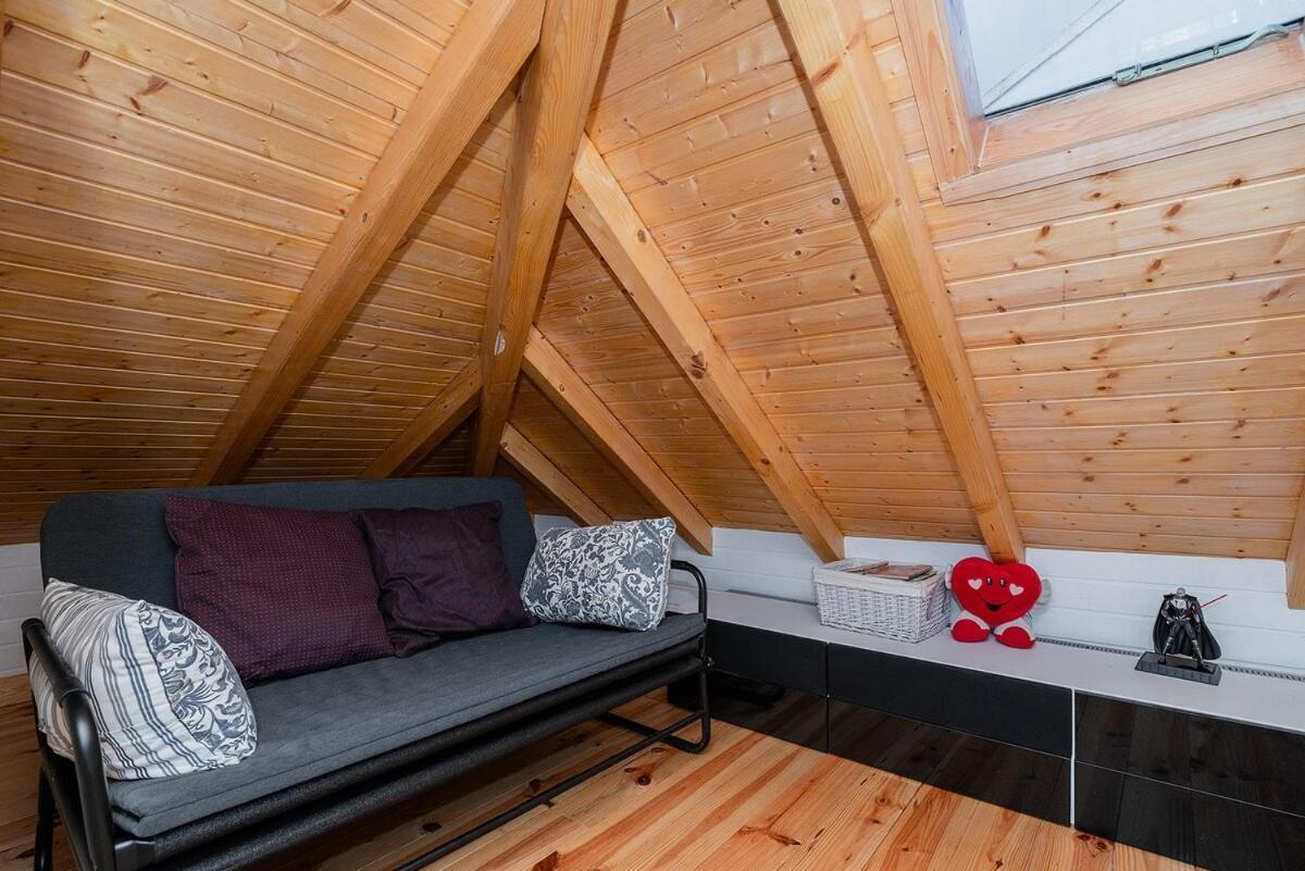 Attic With Balcony In Bairro Alto Apartment Lisbon