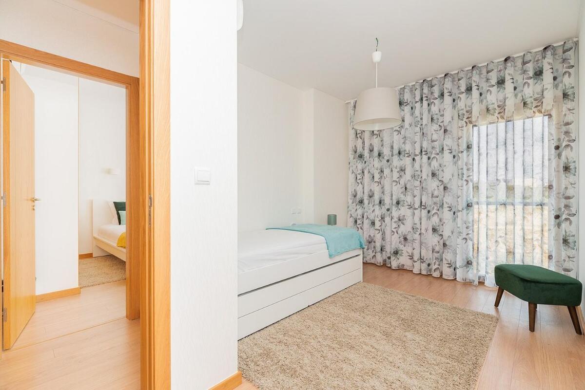 Modern Deco With Balcony Apartment Lisbon