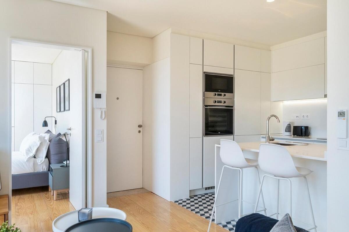 Modern 1 Bedroom With Balcony * Lisbon
