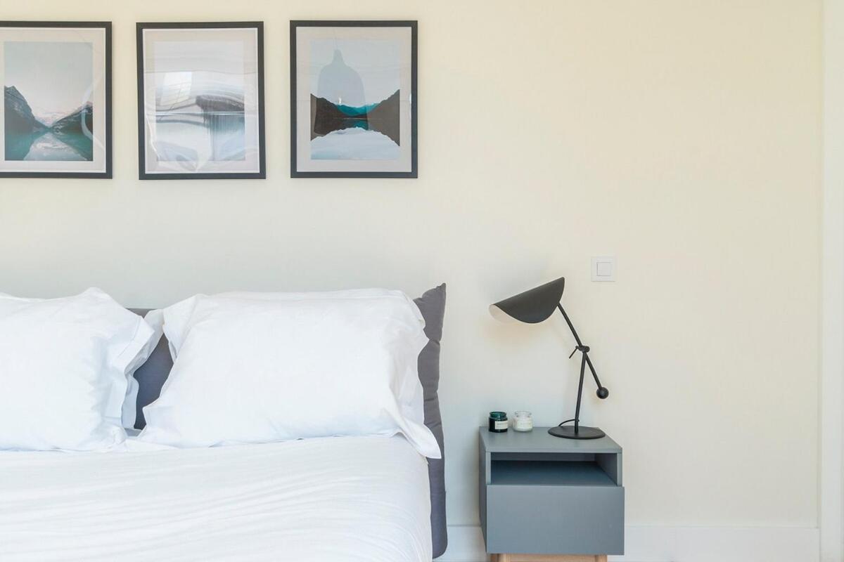 Apartment Modern 1 Bedroom With Balcony
