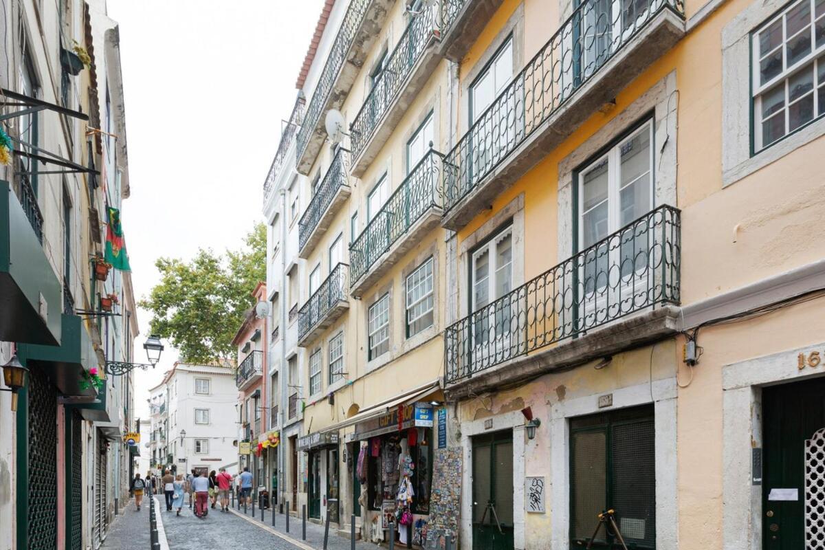 Apartment Stunning 1 Bedroom Near Alfama Lisbon