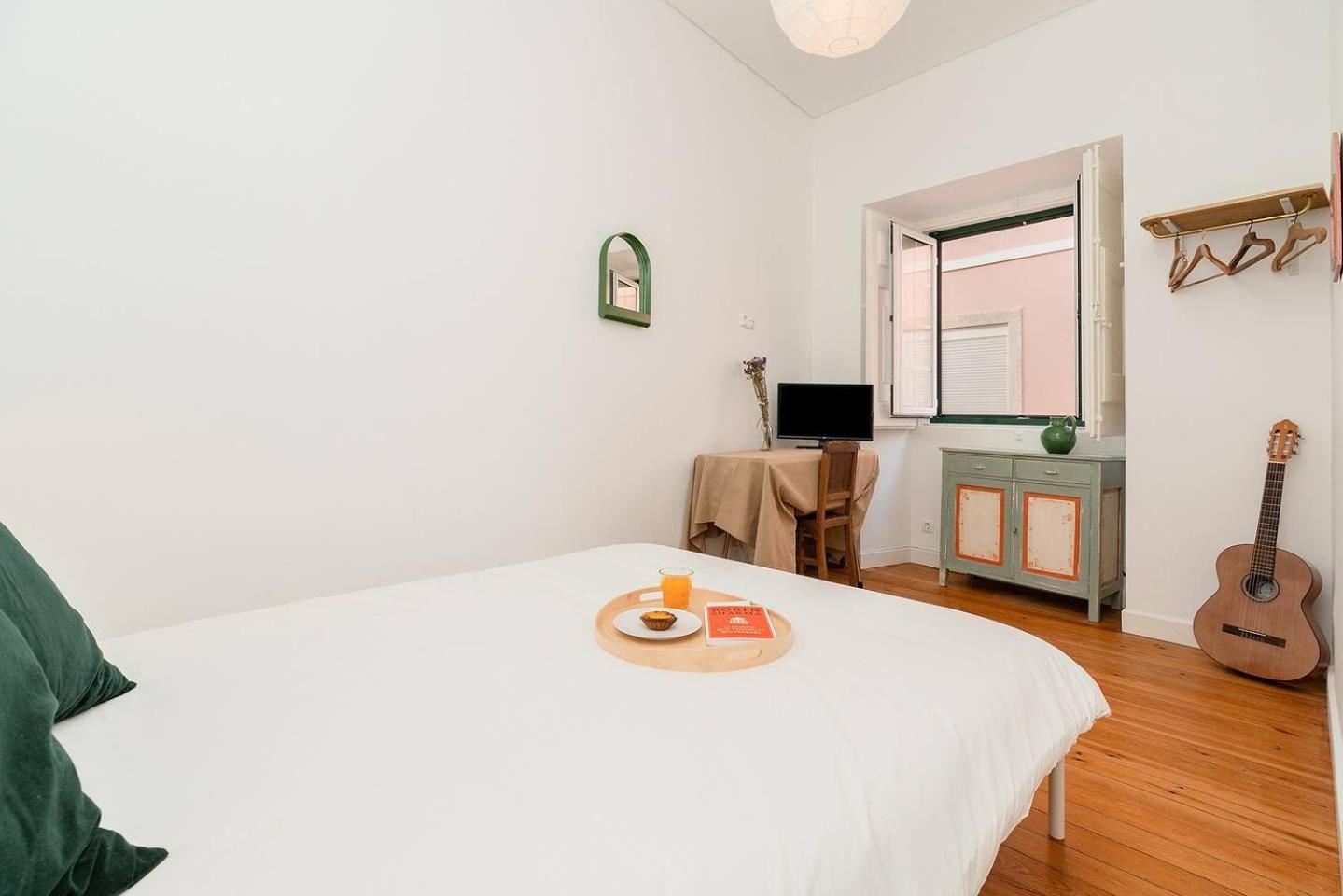 Apartment Cosy 2 Bed Flat With Terrace Near Av Liberdade Lisbon