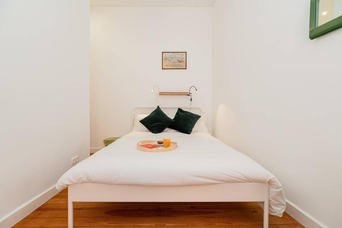 Cosy 2 Bed Flat With Terrace Near Av Liberdade * Lisbon
