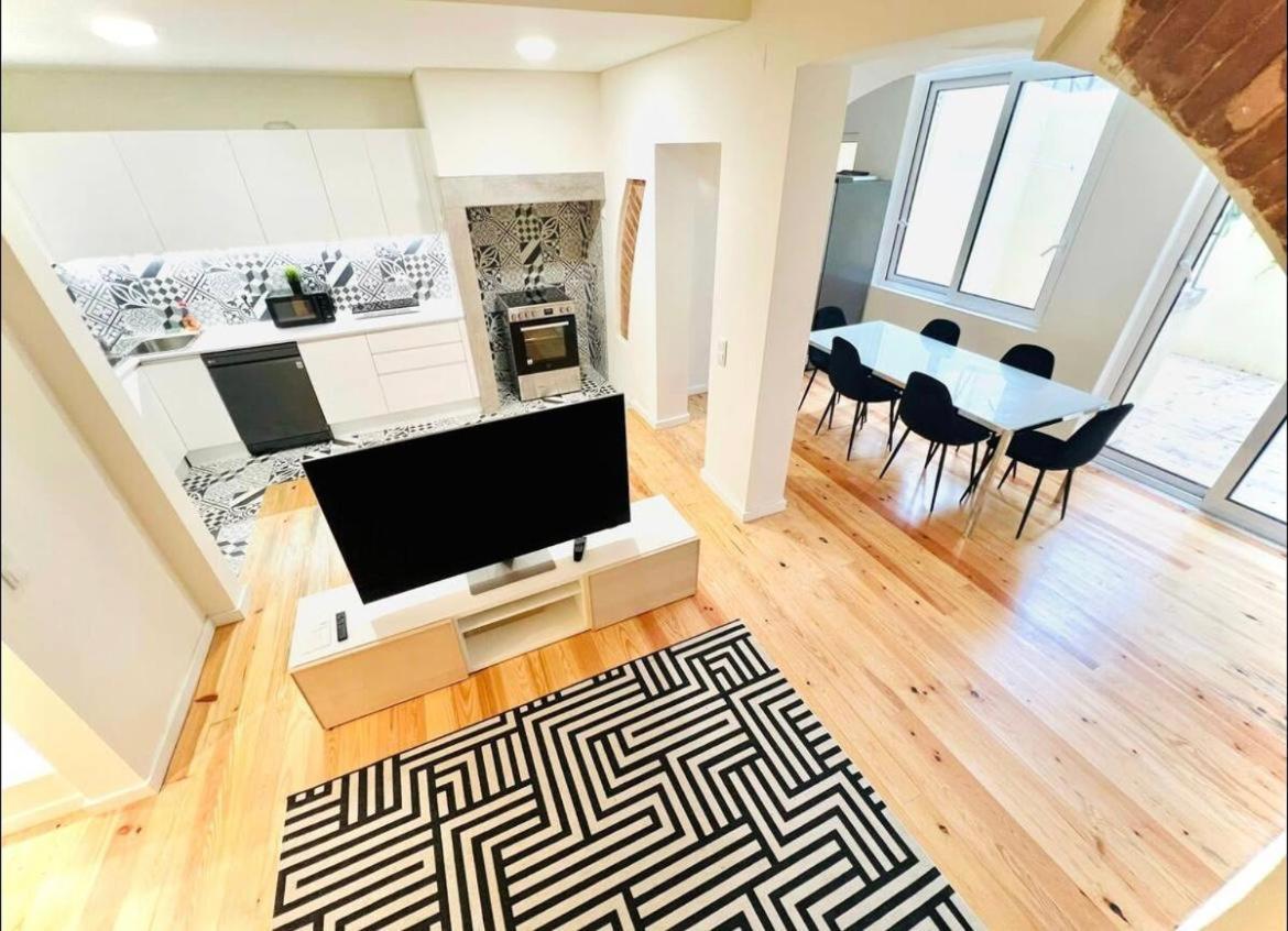 Apartment Center 3 Bedroom Flat Next To Avenida Liberdade